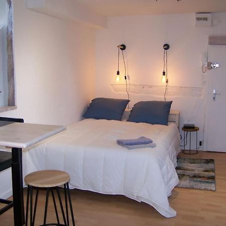 Rennes: Studio 4 Couchages, Proche Commerces, Bus. Exteriör bild