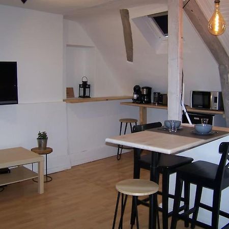 Rennes: Studio 4 Couchages, Proche Commerces, Bus. Exteriör bild