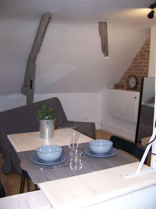 Rennes: Studio 4 Couchages, Proche Commerces, Bus. Exteriör bild