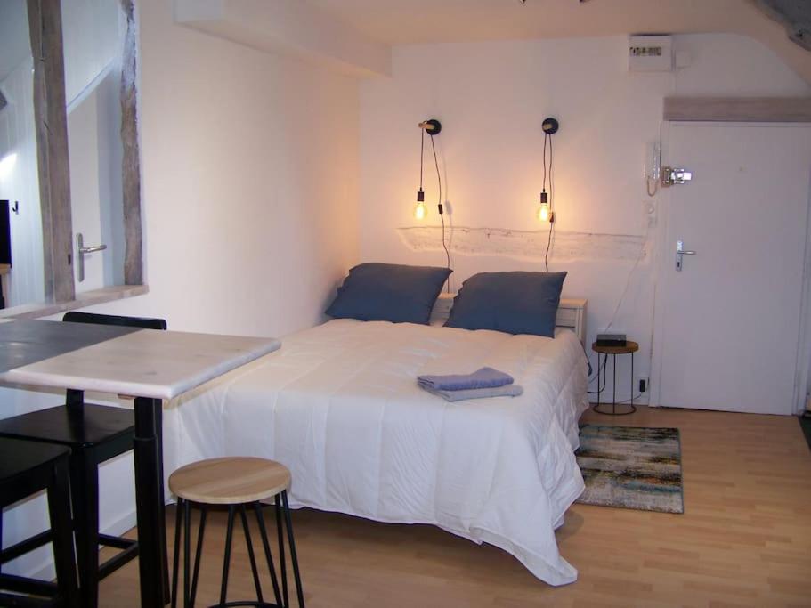 Rennes: Studio 4 Couchages, Proche Commerces, Bus. Exteriör bild